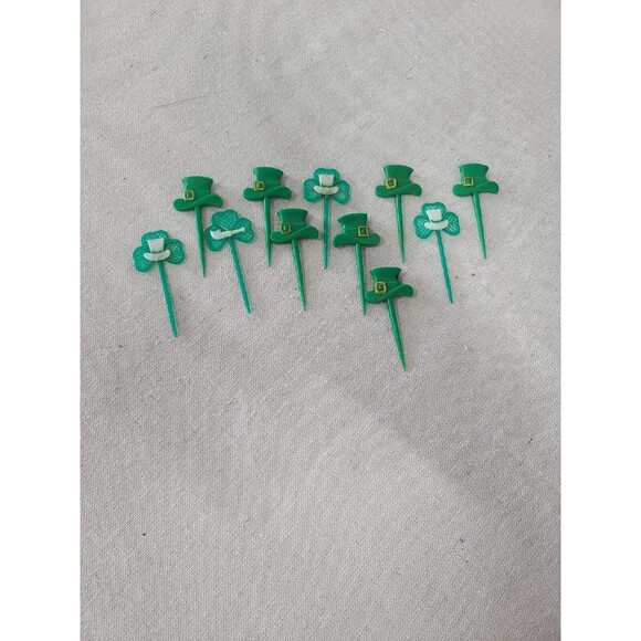 Vintage  St. Patrick's lot of 11 HARD PLASTIC Cake Toppers Leprechaun - Picture 1 of 4